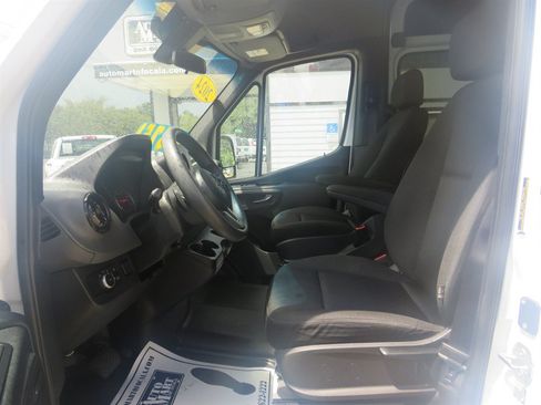 Used 2024 Mercedes-Benz Sprinter 2500 image 4