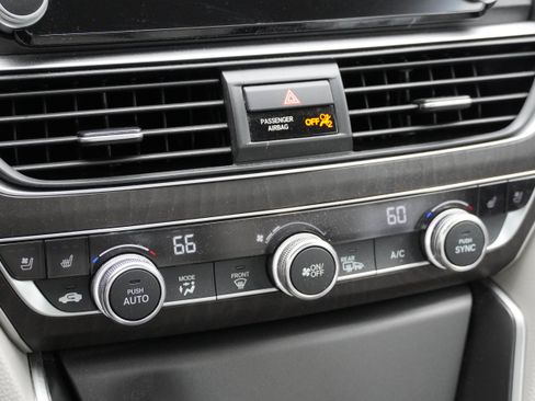 Used 2018 Honda Accord Touring image 24