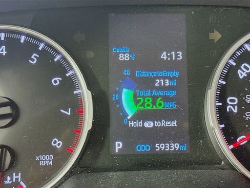 Used 2022 Toyota RAV4 LE image 14