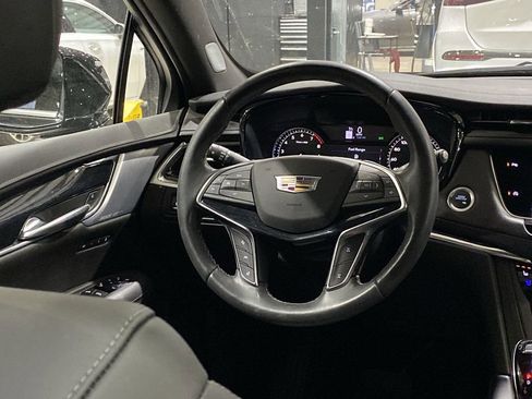 Used 2024 Cadillac XT5 Premium Luxury image 3