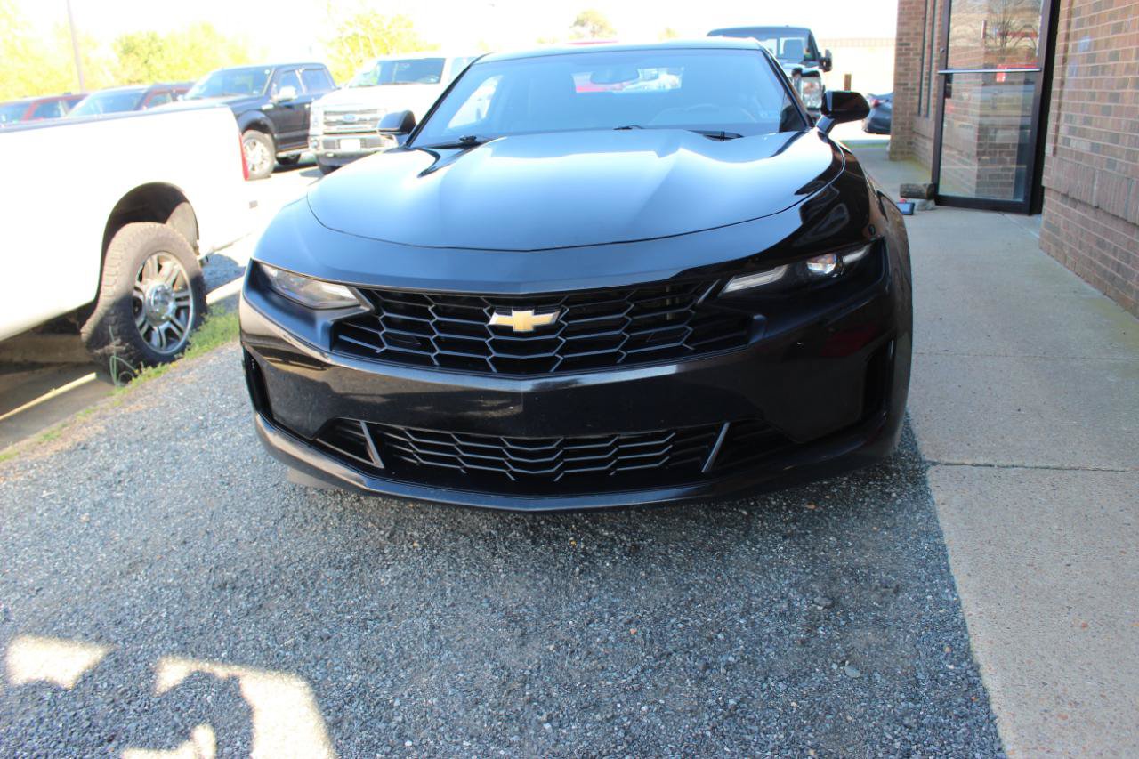 Used 2020 Chevrolet Camaro LT RWD image 9
