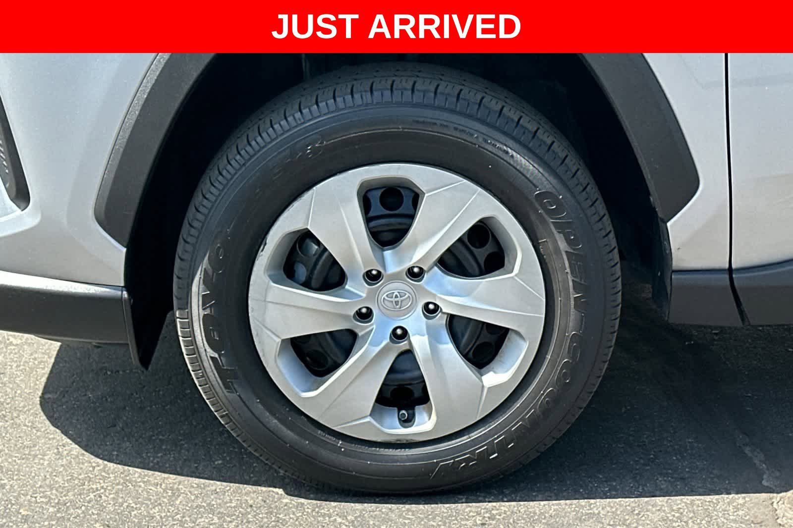 Used 2023 Toyota RAV4 LE AWD/4WD image 26