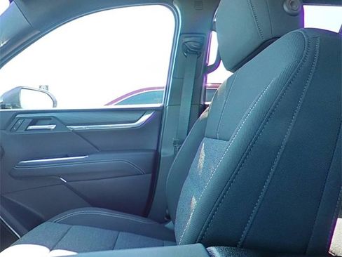 New 2025 GMC Acadia Elevation image 27