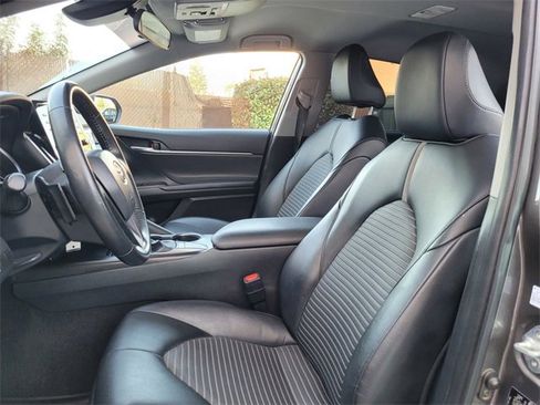 Used 2023 Toyota Camry SE image 12
