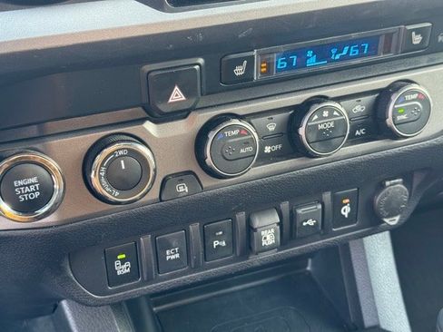 Used 2023 Toyota Tacoma TRD Off-Road w/ TRD Premium Off Road Package image 30