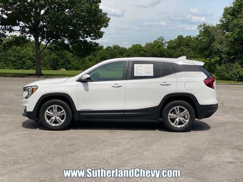 Used 2024 GMC Terrain SLE AWD/4WD image 4