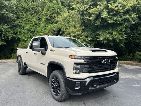 New 2026 Chevrolet Silverado 2500 Custom w/ Custom Value Package AWD/4WD image 3