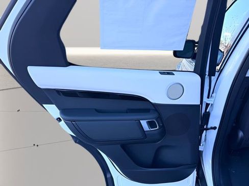 New 2026 Land Rover Discovery S AWD/4WD image 32