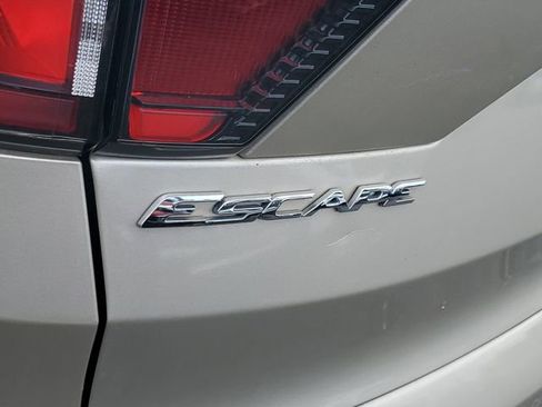 Used 2017 Ford Escape Titanium AWD/4WD image 28