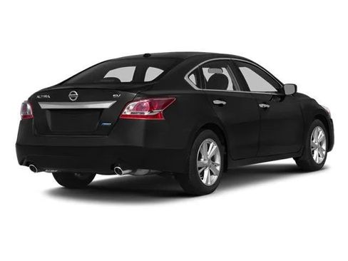 Used 2014 Nissan Altima 2.5 SV FWD image 2