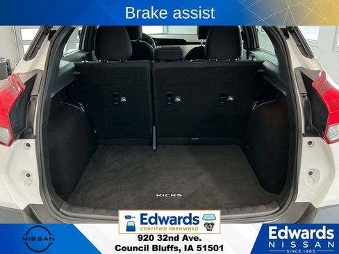 Used 2018 Nissan Kicks S FWD image 10