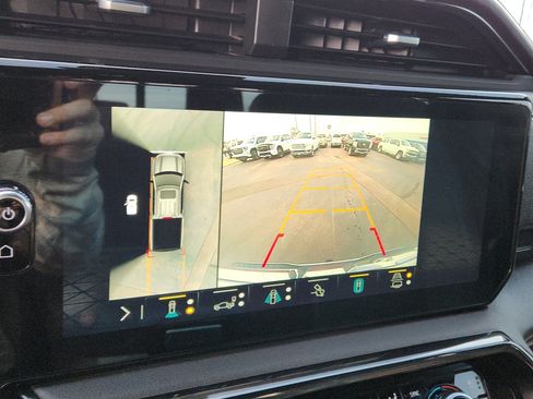 Used 2023 GMC Sierra 1500 AT4 w/ AT4 Premium Package image 15