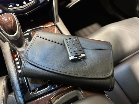 Used 2013 Cadillac XTS Premium image 44