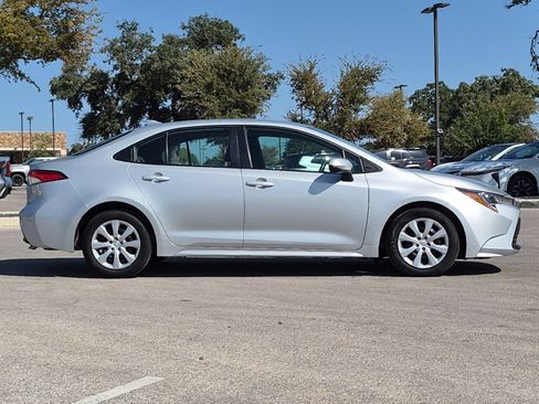 Used 2025 Toyota Corolla LE FWD image 6