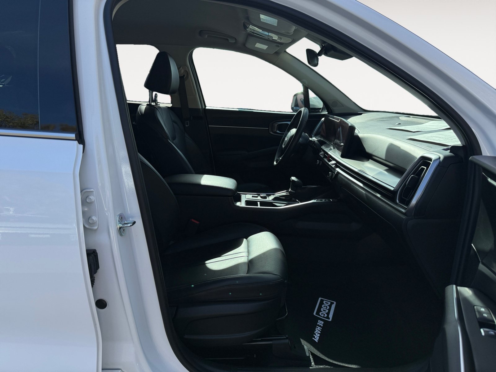 Used 2025 Kia Sorento S FWD image 19