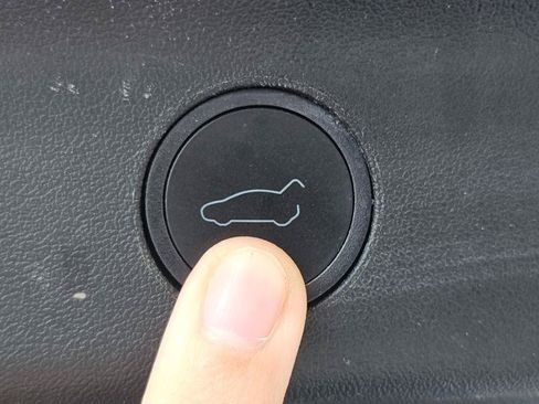 Used 2023 Tesla Model Y AWD image 73