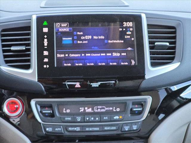 Used 2016 Honda Pilot Touring image 14