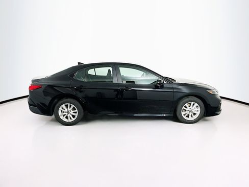 Used 2025 Toyota Camry LE image 10