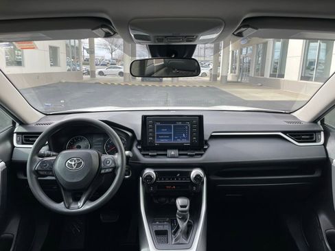 Used 2021 Toyota RAV4 XLE image 10