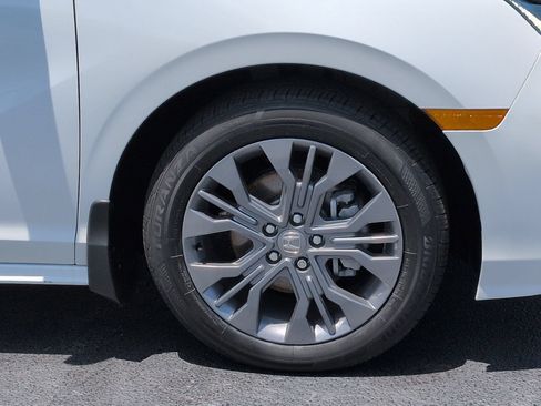 Used 2025 Honda Odyssey Touring image 10