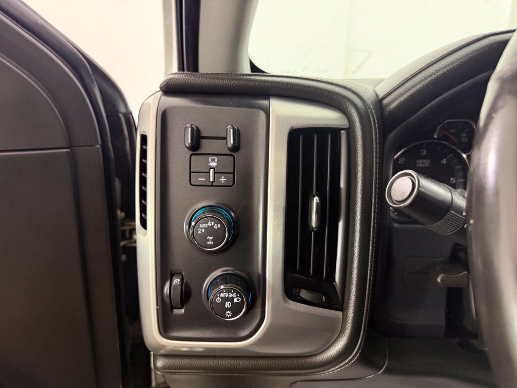 Used 2017 GMC Sierra 1500 SLT w/ SLT Premium Package AWD/4WD image 15