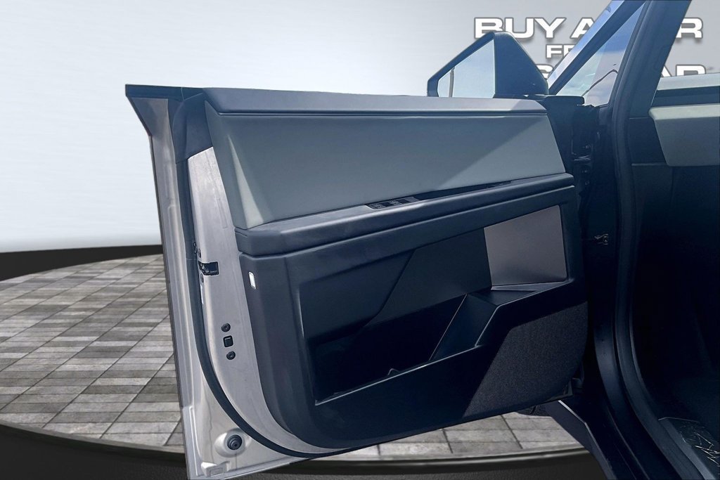 Used 2025 Tesla Cybertruck AWD Crew Cab image 23