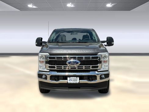 Certified 2025 Ford F250 XLT image 6