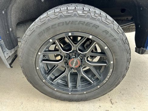 Used 2023 Chevrolet Silverado 1500 Custom w/ LPO, Dark Essentials Package image 17