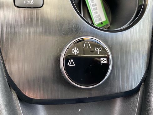 Used 2023 Nissan Rogue SL w/ SL Premium Package image 9