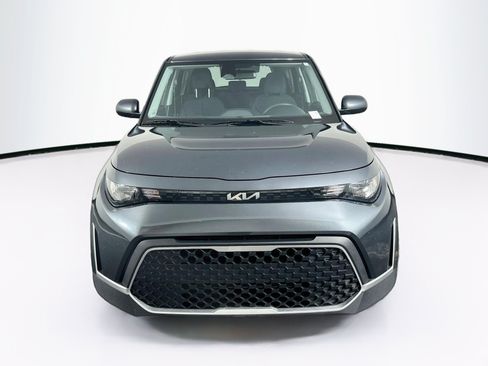 Used 2025 Kia Soul LX w/ LX Technology Package FWD image 2