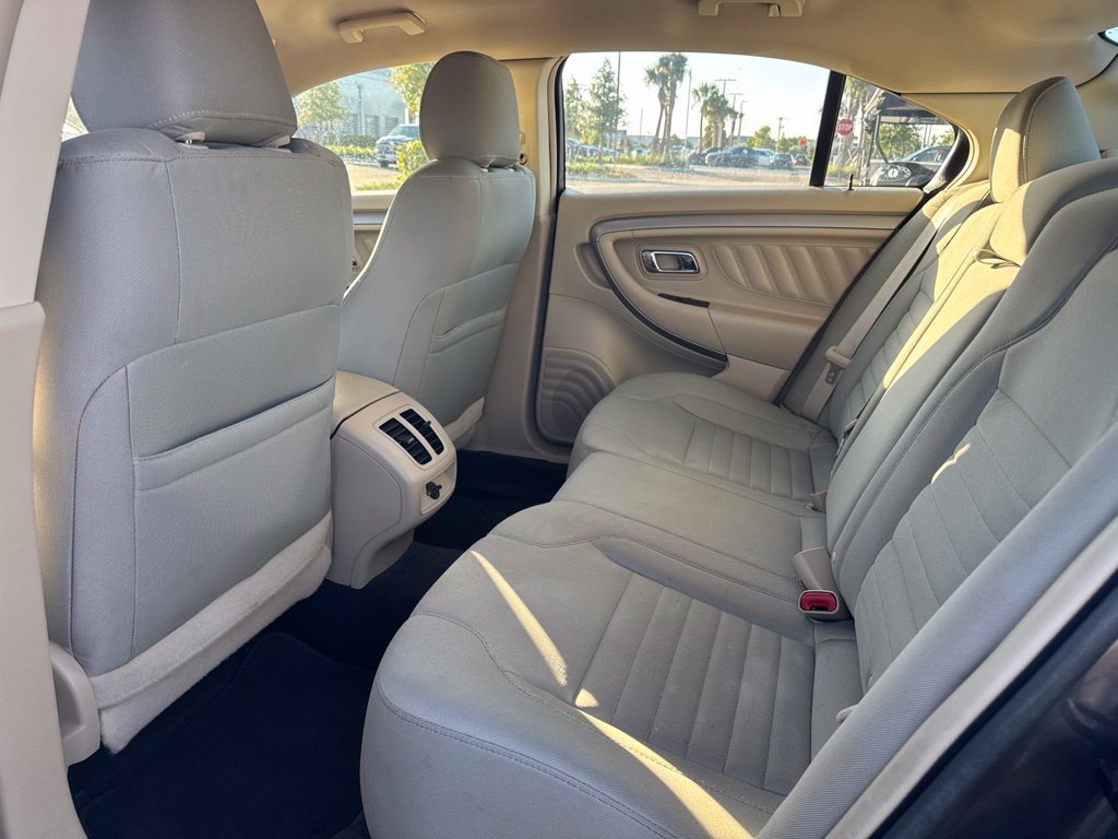 Used 2017 Ford Taurus SE FWD image 11