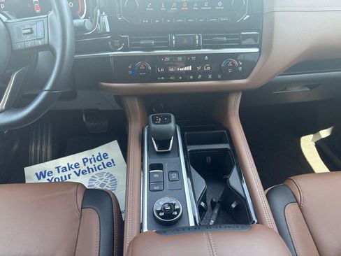 Used 2025 Nissan Pathfinder Platinum w/ Cargo Package AWD/4WD image 11