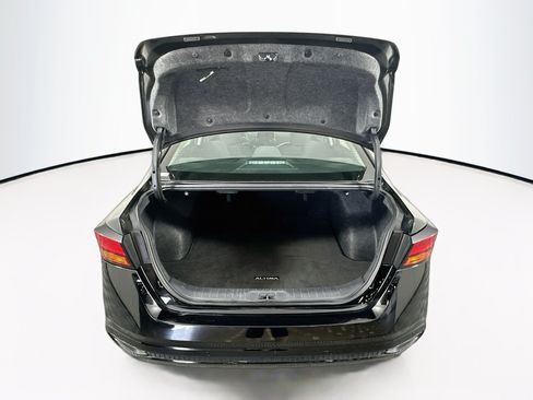 Used 2025 Nissan Altima 2.5 SV FWD image 27