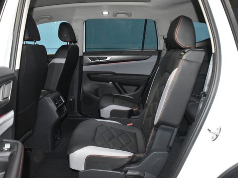 New 2026 Volkswagen Atlas Peak Edition AWD/4WD image 16