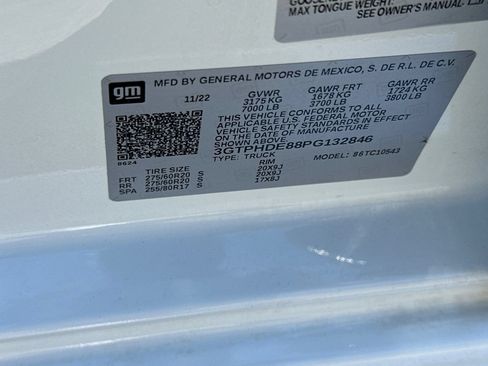 Used 2023 GMC Sierra 1500 SLT w/ SLT Premium Package RWD image 29