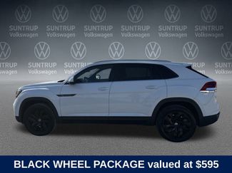 Used 2022 Volkswagen Atlas Cross Sport SE w/ Black Wheel Package video 2