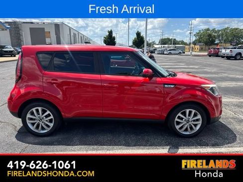 Used 2017 Kia Soul + FWD image 8