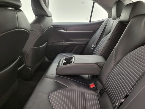 Used 2024 Toyota Camry SE image 36