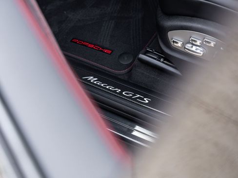 New 2026 Porsche Macan GTS image 27