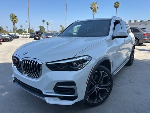 Used 2023 BMW X5 sDrive40i w/ Premium Package RWD image 3