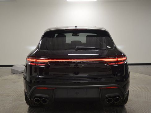 Certified 2025 Porsche Macan AWD/4WD image 6