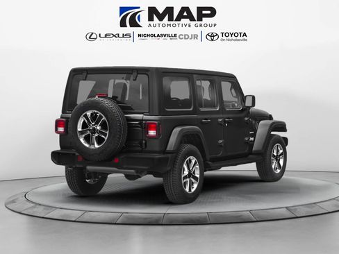 Used 2018 Jeep Wrangler Unlimited Sahara AWD/4WD image 2