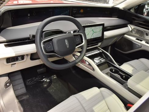 New 2026 Lincoln Nautilus Reserve AWD/4WD image 43
