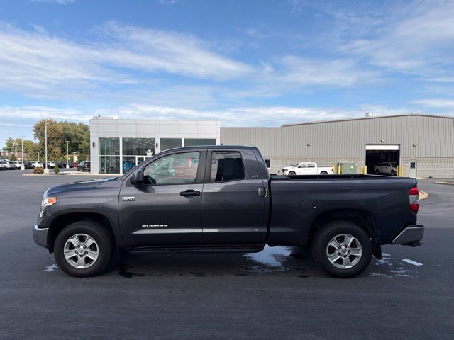 Used 2016 Toyota Tundra SR5 w/ SR5 Upgrade Package AWD/4WD image 4