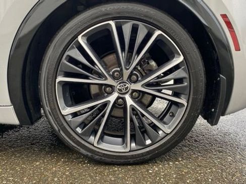 Used 2023 Toyota Prius LE image 9