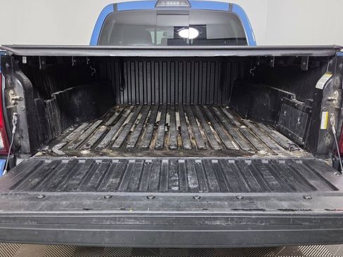 Used 2019 Toyota Tacoma SR5 AWD/4WD image 14