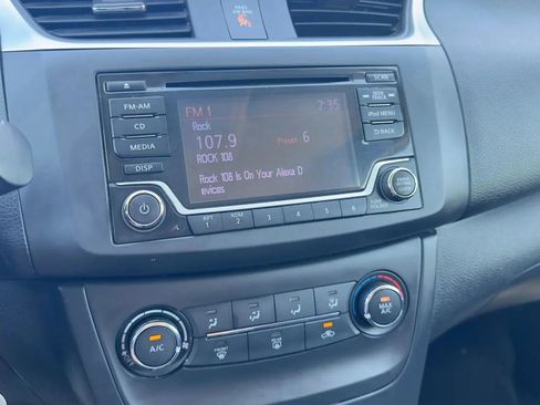 Used 2018 Nissan Sentra S image 21