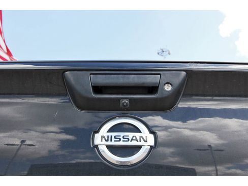 Used 2021 Nissan Titan SV w/ SV Convenience Package RWD image 11