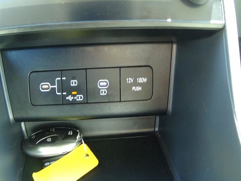Used 2025 Hyundai Sonata SEL FWD image 26