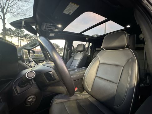 Used 2022 GMC Yukon XL SLT w/ SLT Premium Package image 28